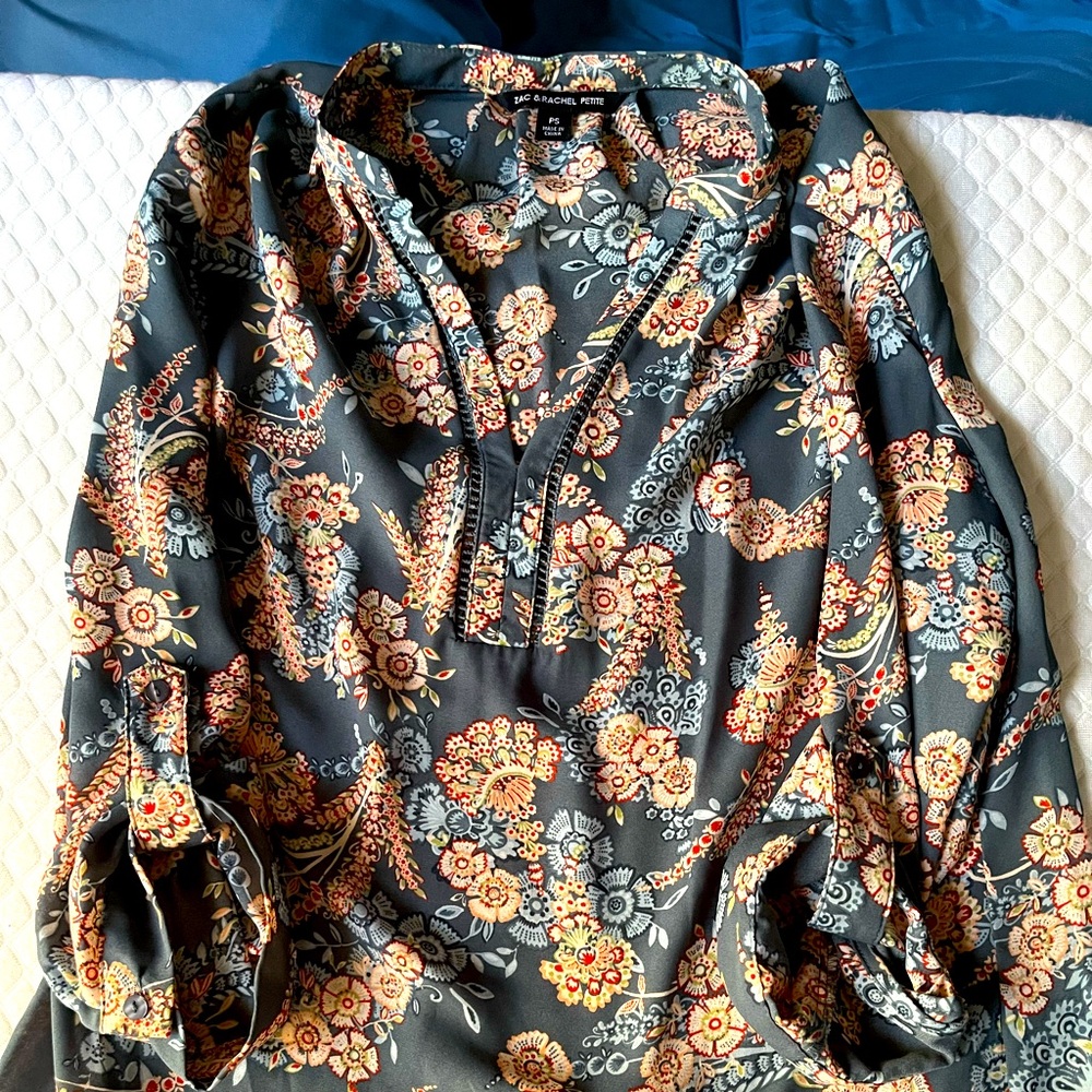 NWOT Zac & Rachel Floral Blouse top